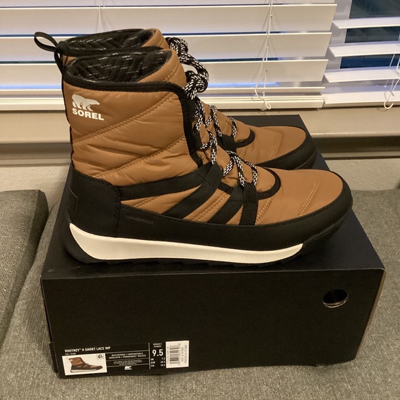 Sorel Women's Whitney II Short Lace-Up Waterproof Boots, size 9.5 - Picture 1 of 9